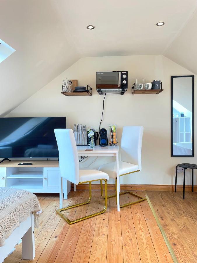 Mini-Studio By Hnfc Stays جنوب شيلْدْز المظهر الخارجي الصورة